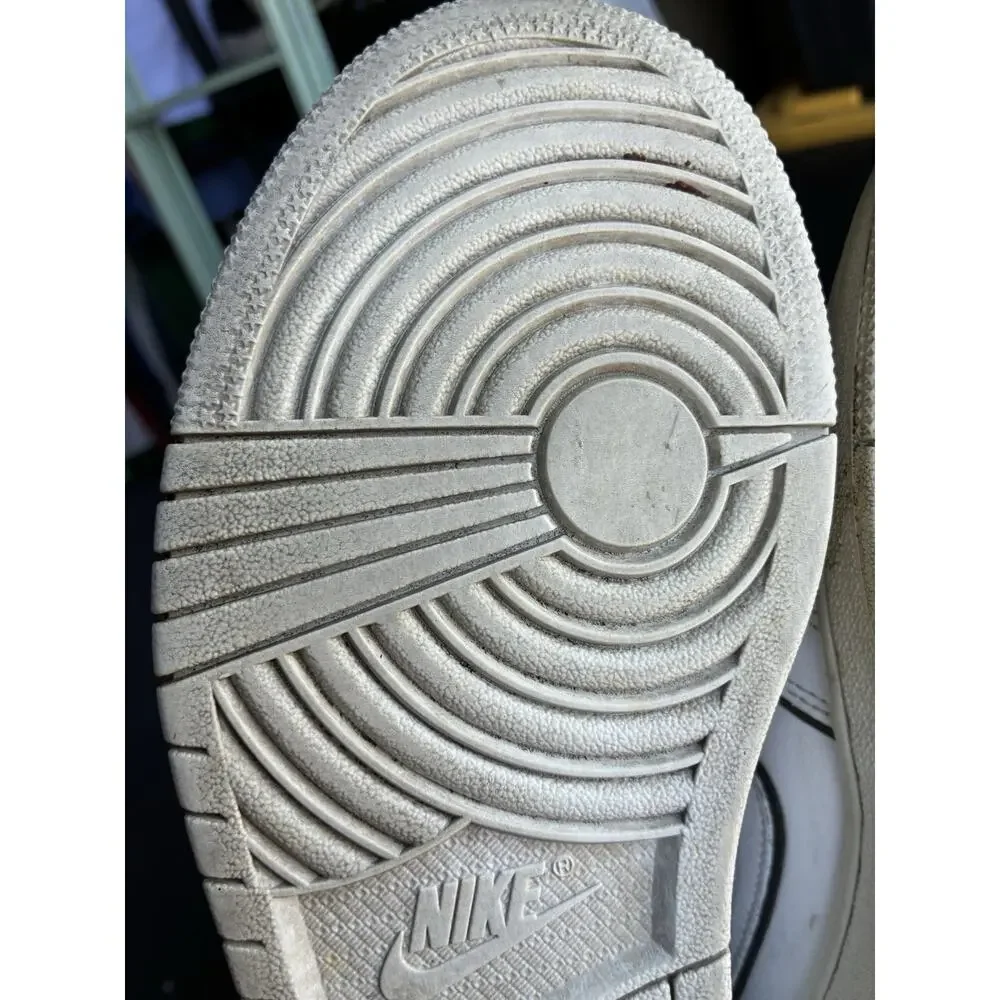 Jordan Air Women’s 1 SE Mid Iridescent Trim Sneaker Size 9 Fast Shipping